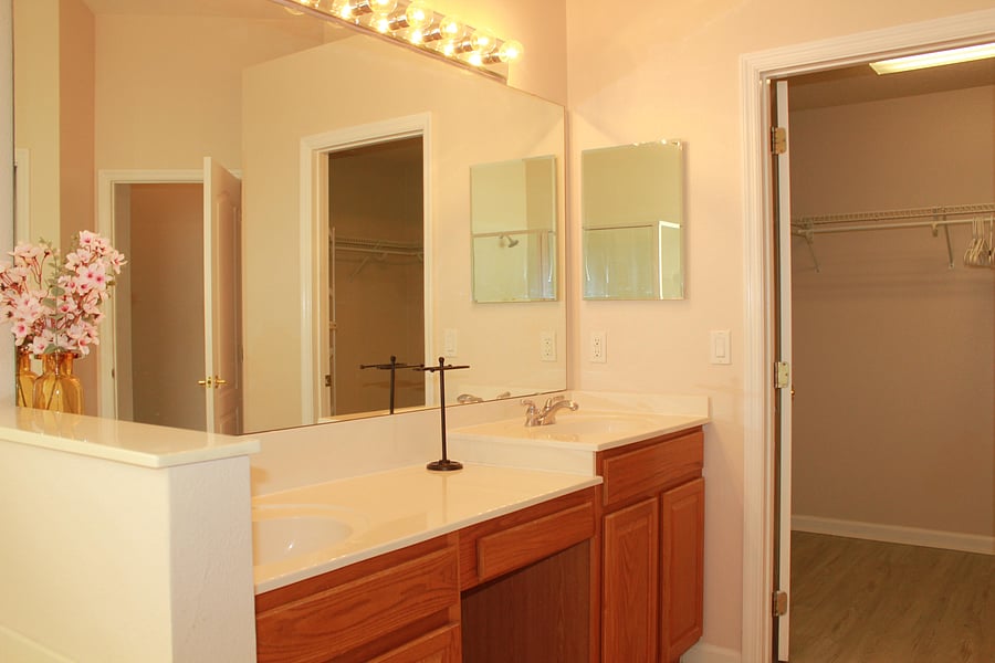 Room 1 Master Bathroom
