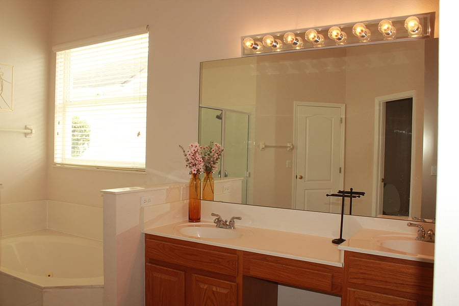 Room 1 Master Bathroom