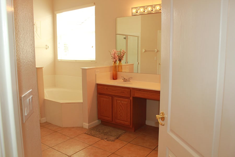 Room 1 Master Bathroom