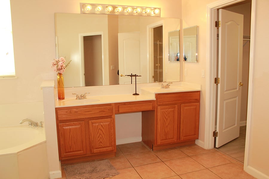 Room 1 Master Bathroom