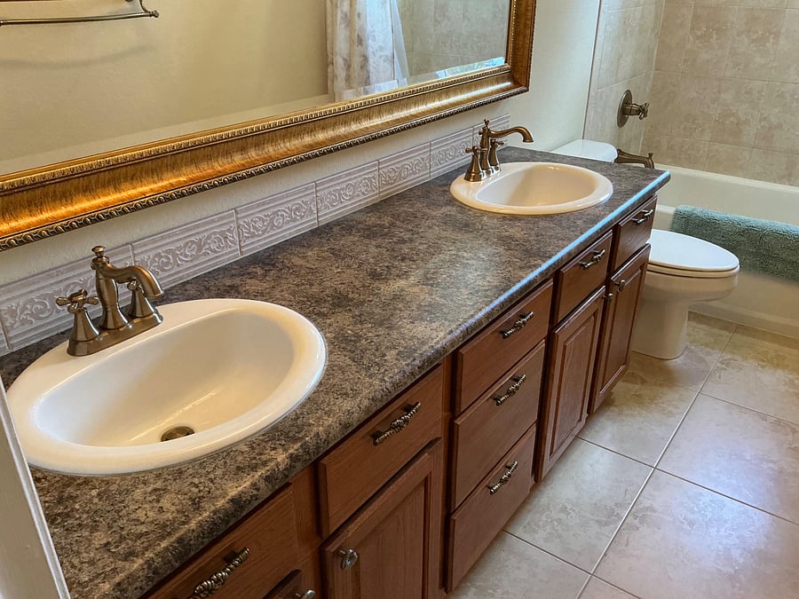 2 Sinks