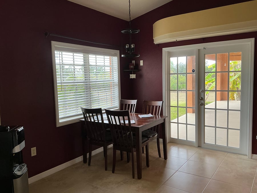 Kitchen Dining Area
