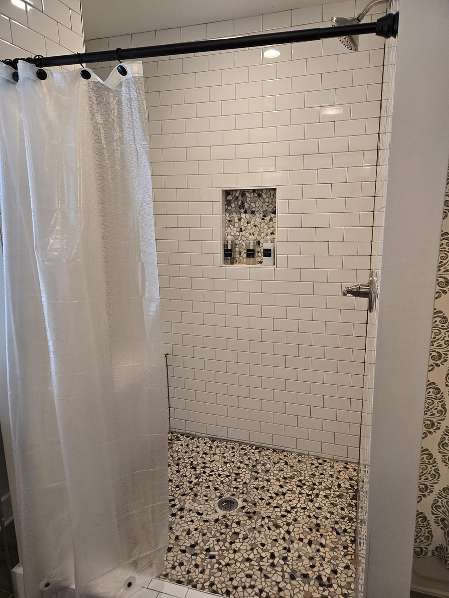 Ensuite Bedroom 3 Sho
