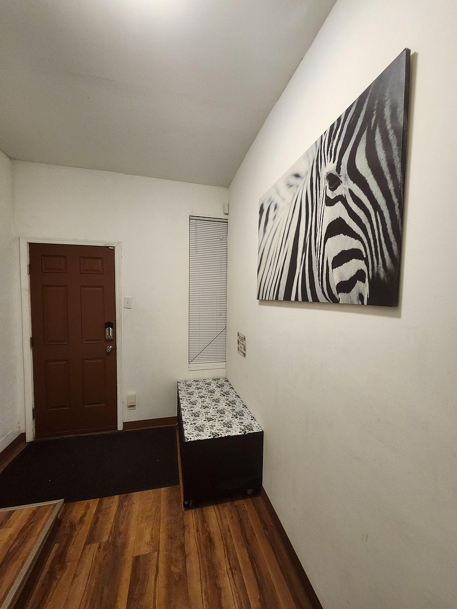 Entryway door and shoe bench