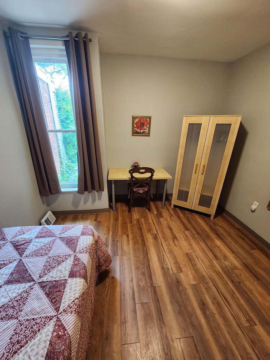 The Red Flower Bedroom