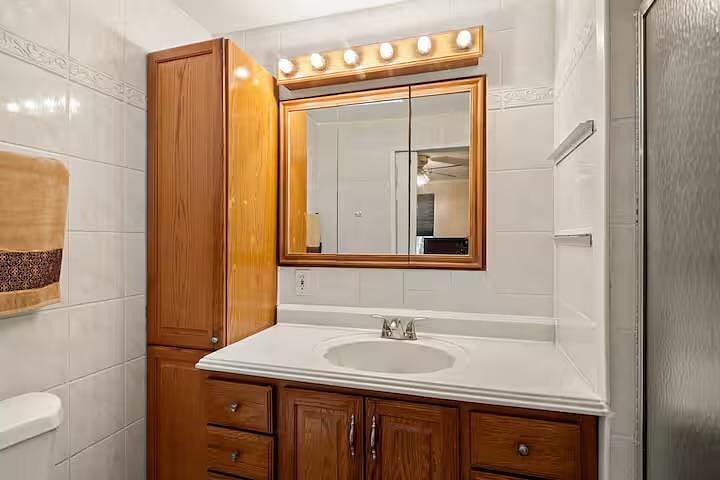 Master Bedroom Bath