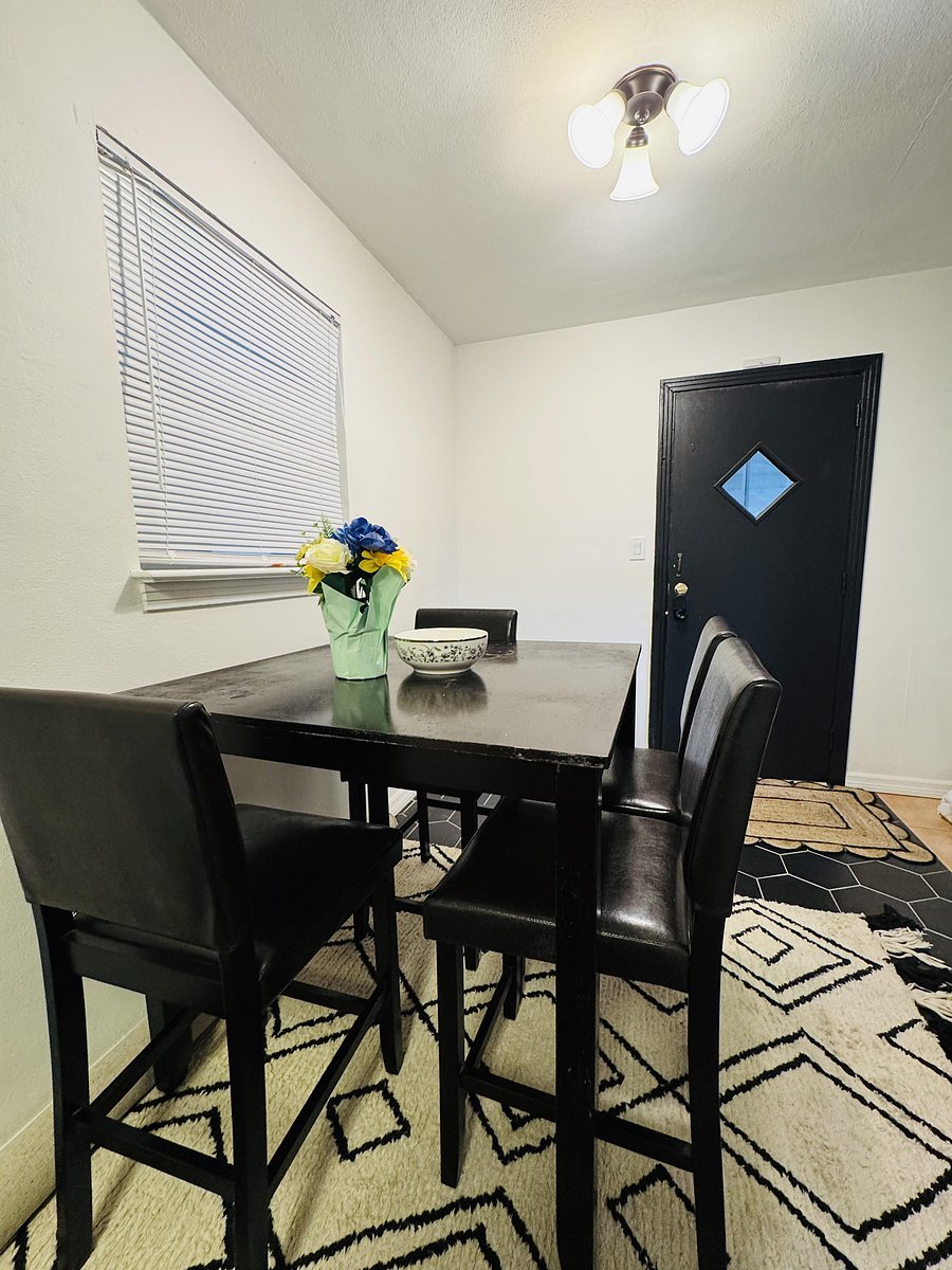 Dining Room Area in the Kitchen