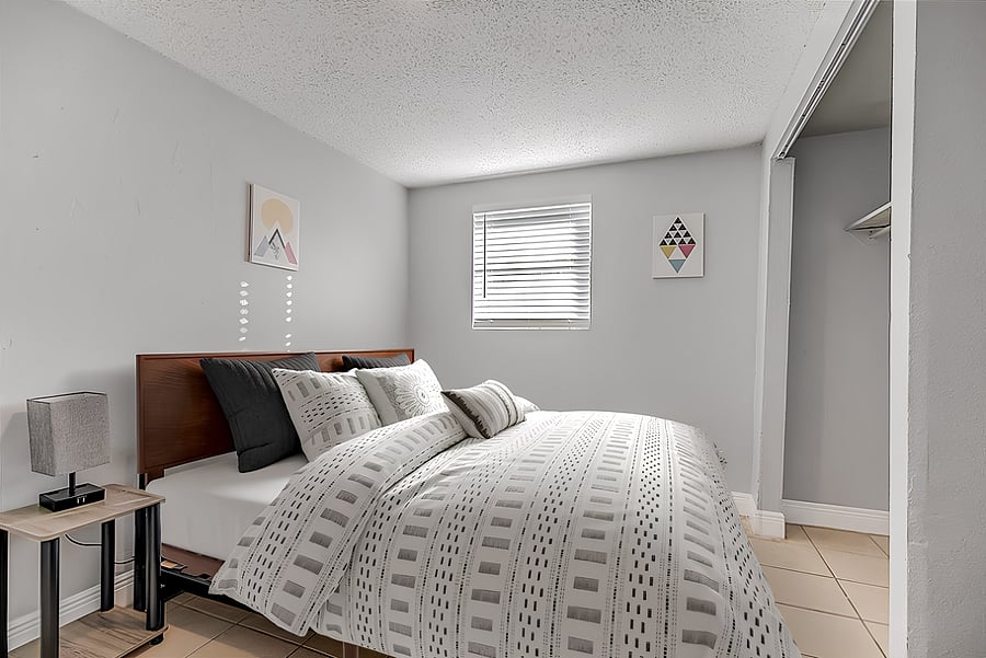 Disclaimer: This photo has been virtually staged. Not all furnishings seen will be included. Please view the virtual tour.