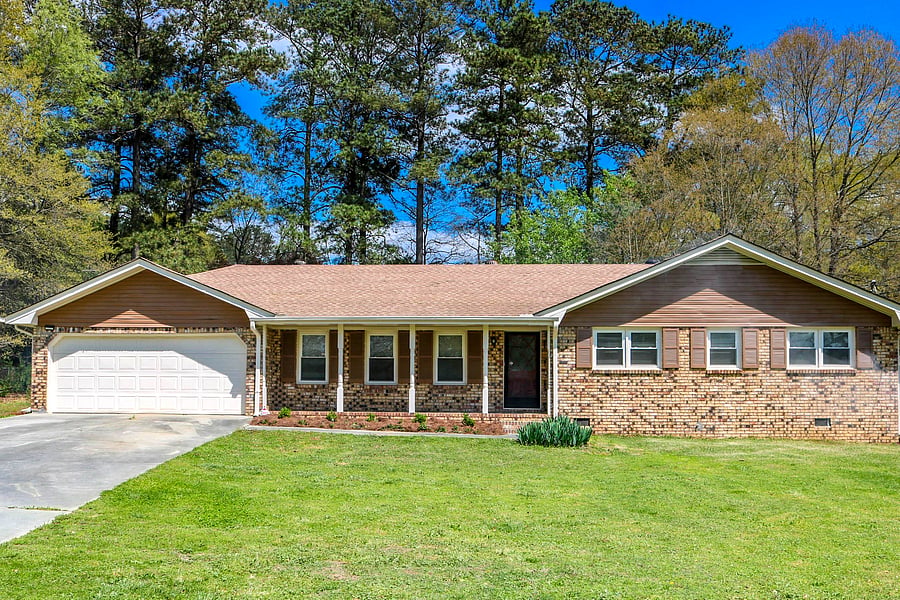 Brick Ranch, Flat Drive