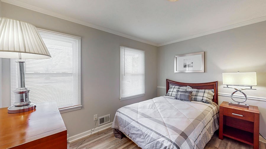 2 Windows, Front Room