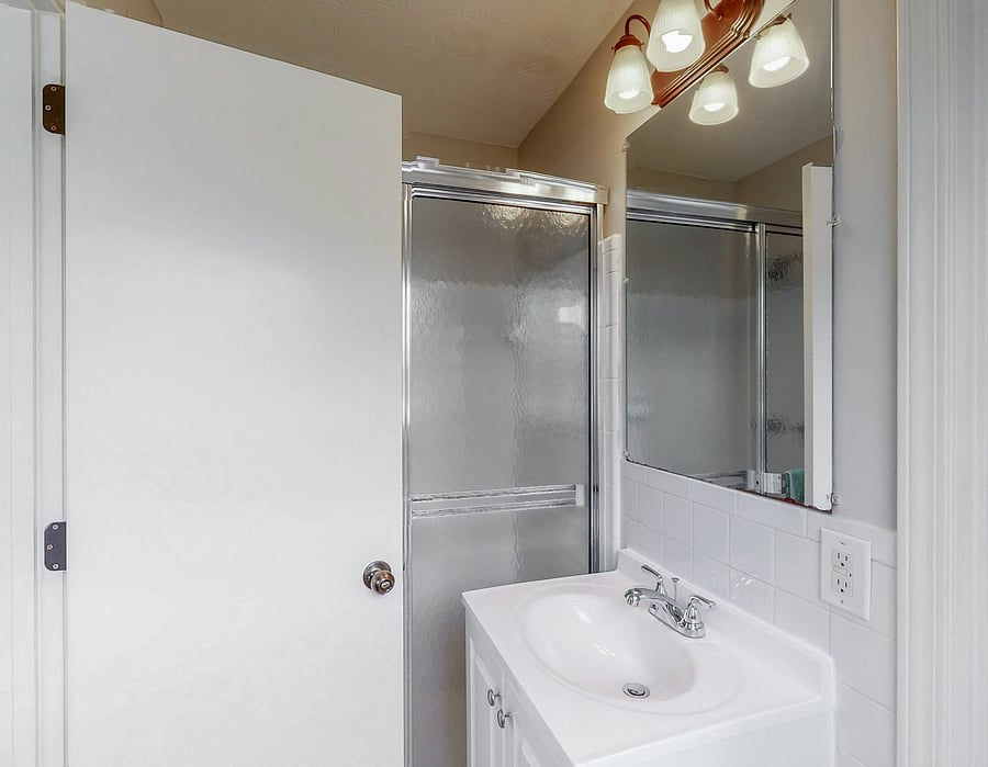 Private Jack/Jill Bath with Shower for rooms 3 & 4