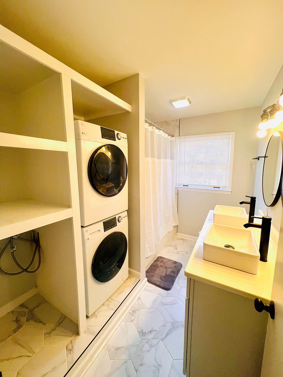 Common Bath and Laundry 3rd floor