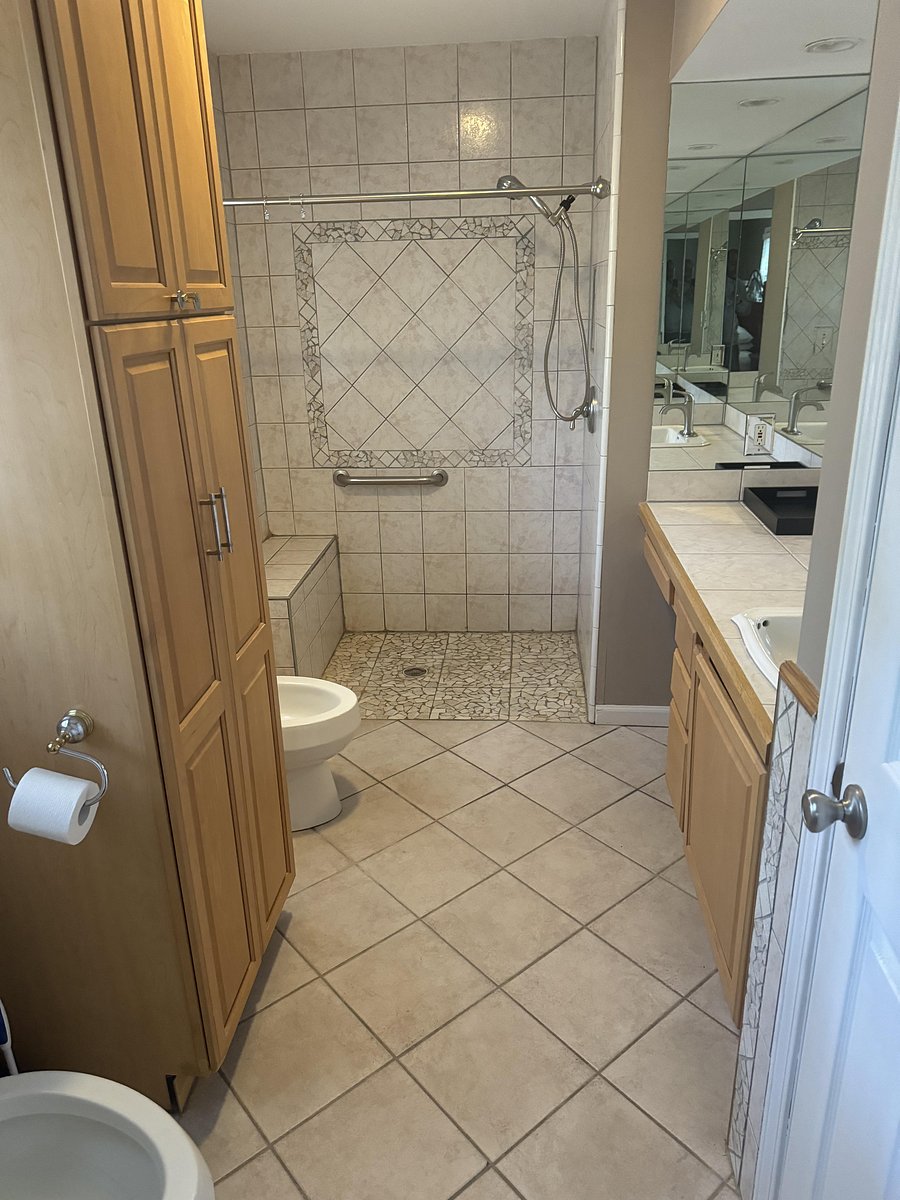 Private Full bathroom 1