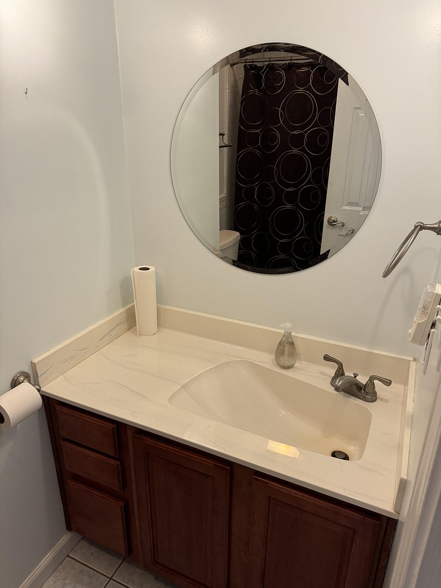 Full Bathroom 2