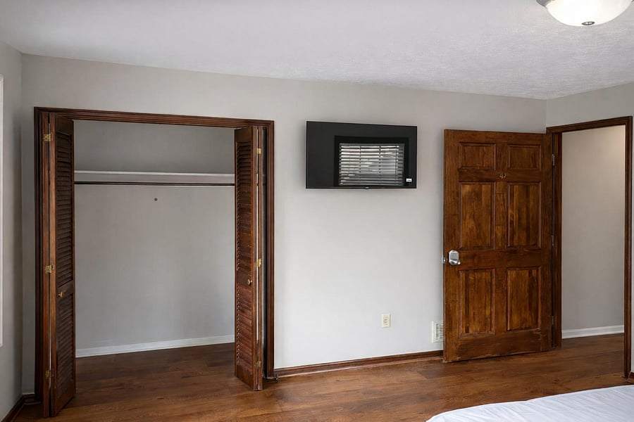 TV in Room 4.