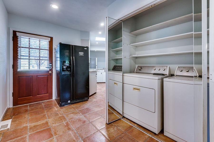 On-site washer & dryer for your convenience -- clean clothes, hassle-free