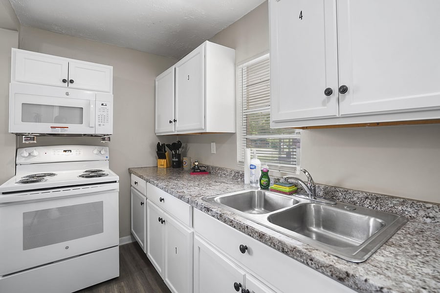 Remodeled Kitchen with brand new appliances!