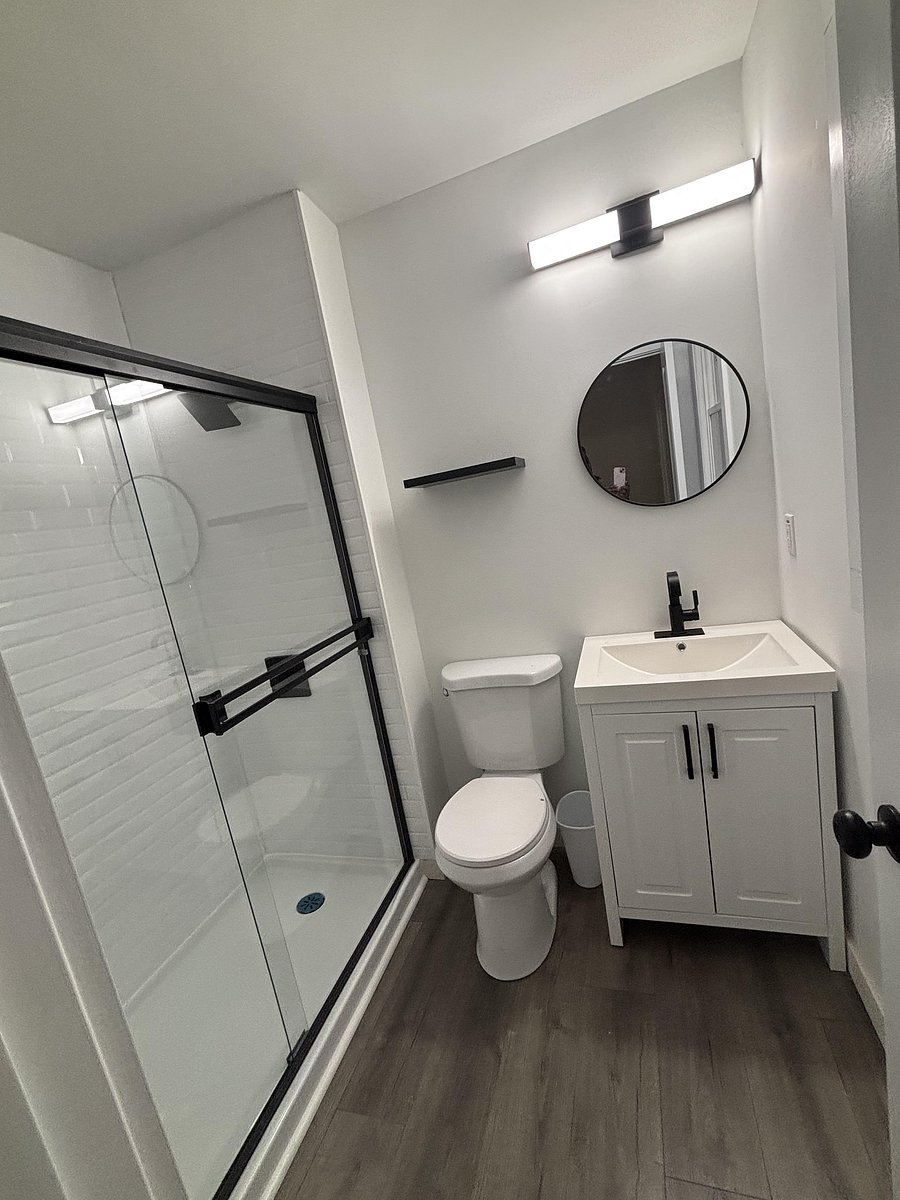 Bathroom 4 in bedroom #5
