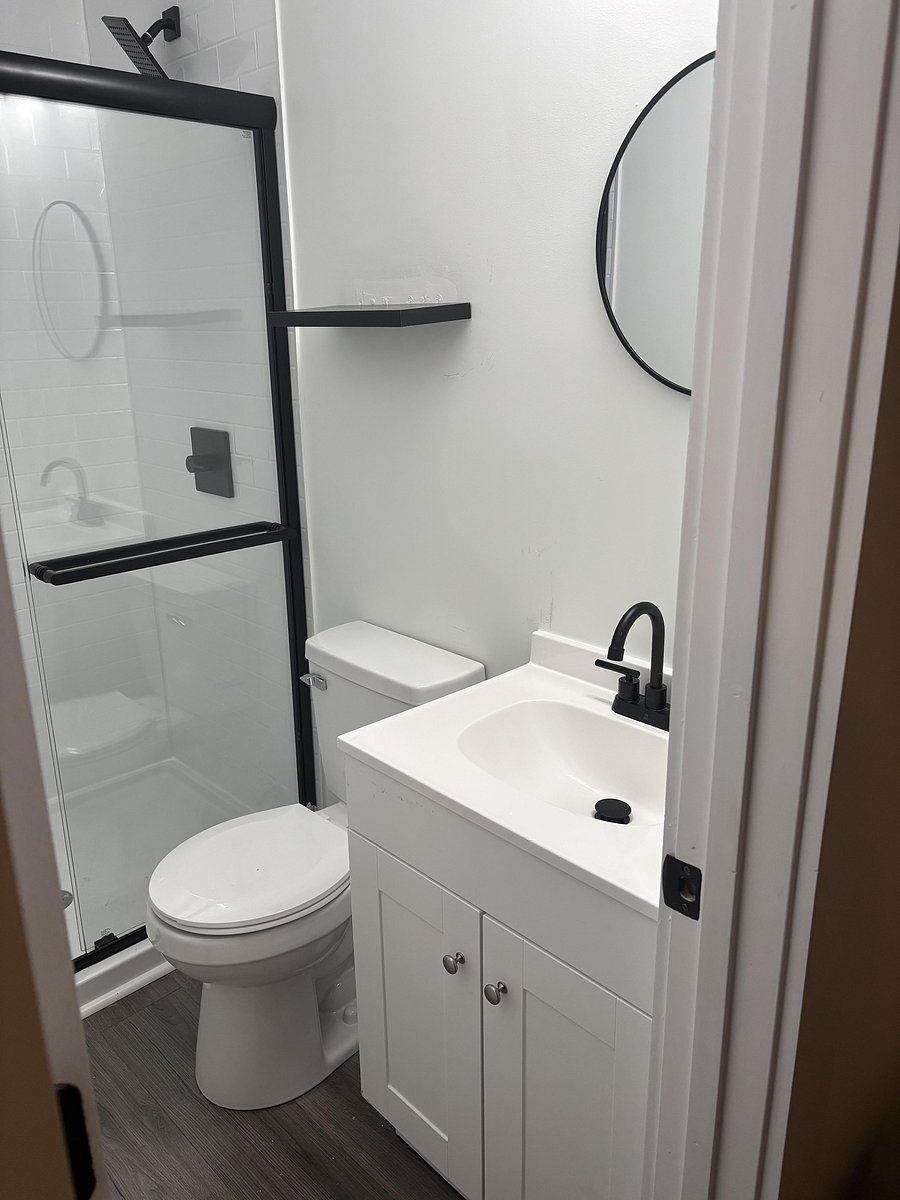 Bathroom located in Room 2