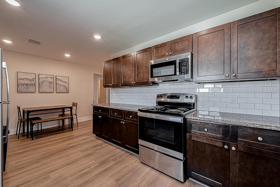 Kitchen & Dining Area