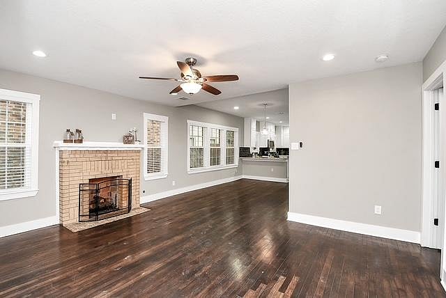 Living room/dining room