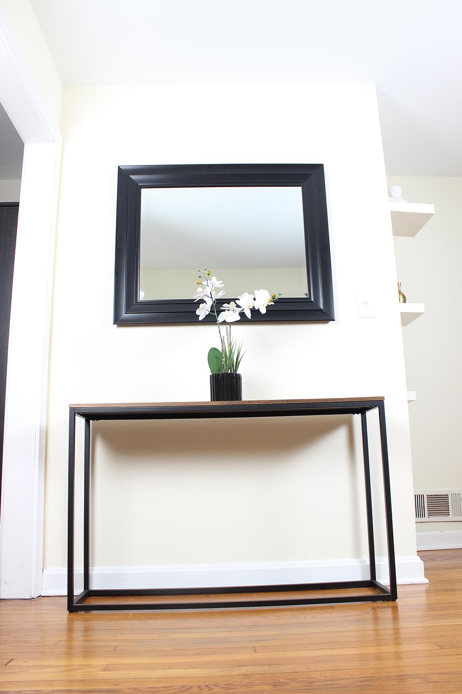 TABLE NEAR ENTRY WAY