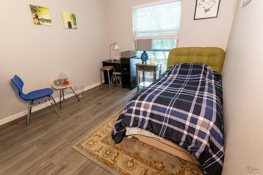 Warm, big room with good space for study table