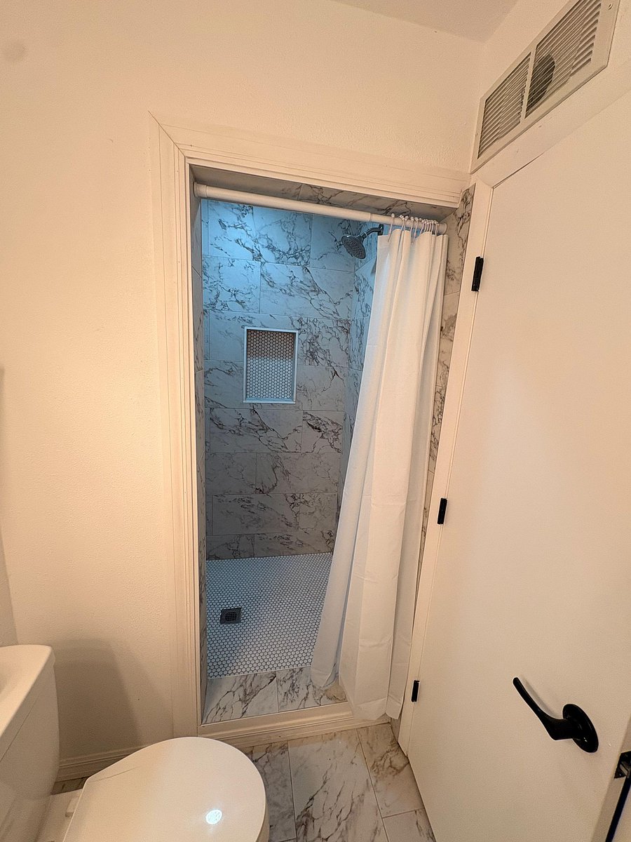 Standing shower