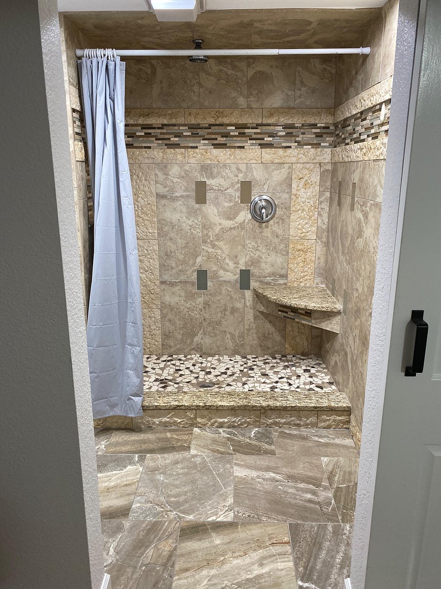 Master shower room 4