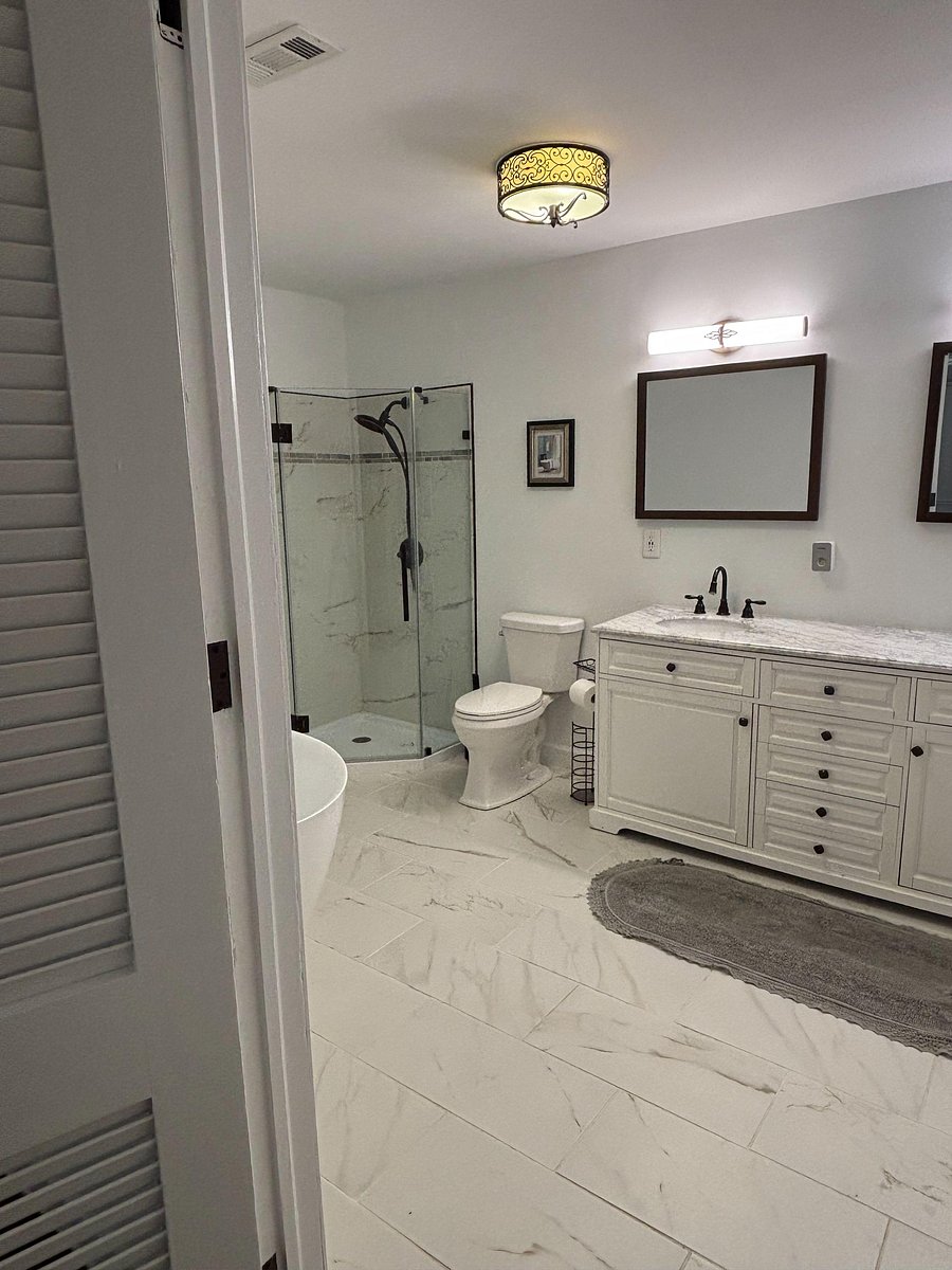 Spacious bathroom