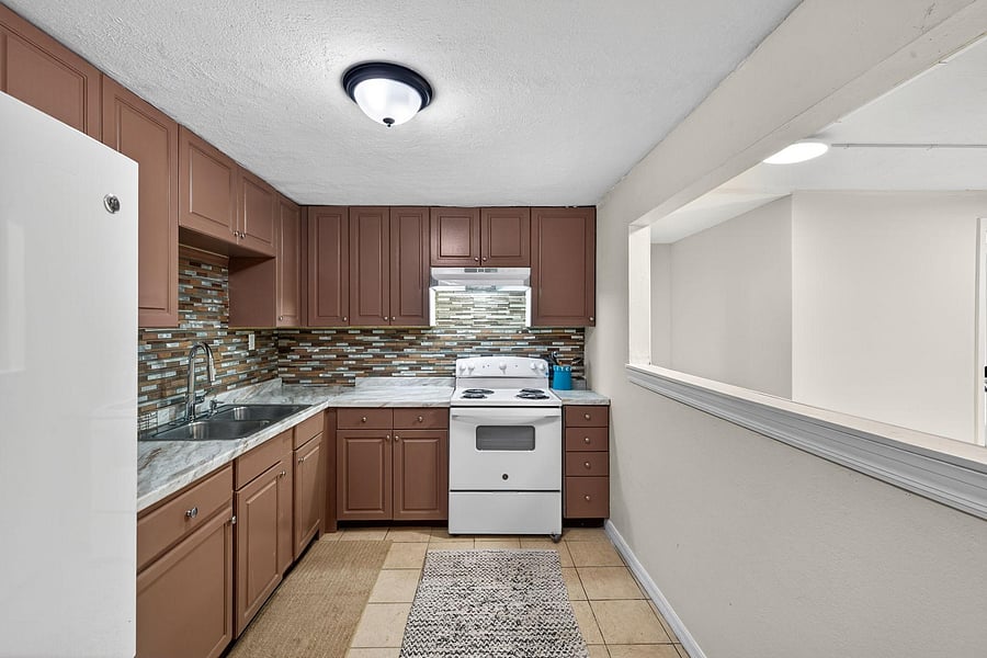 Kitchen Includes Basic Cooking Wares to Prepare Your Meals
