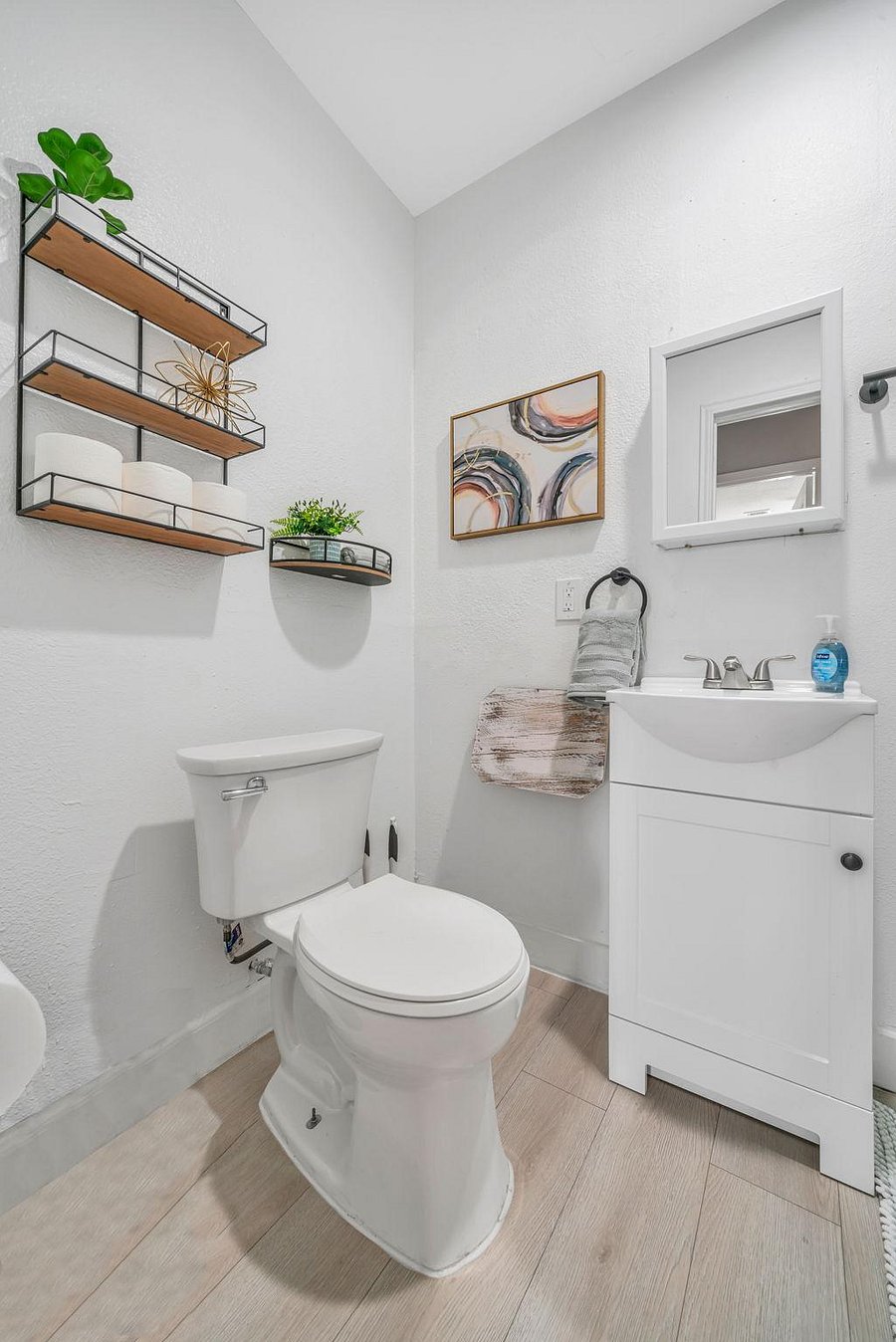 Shared Bathroom 2