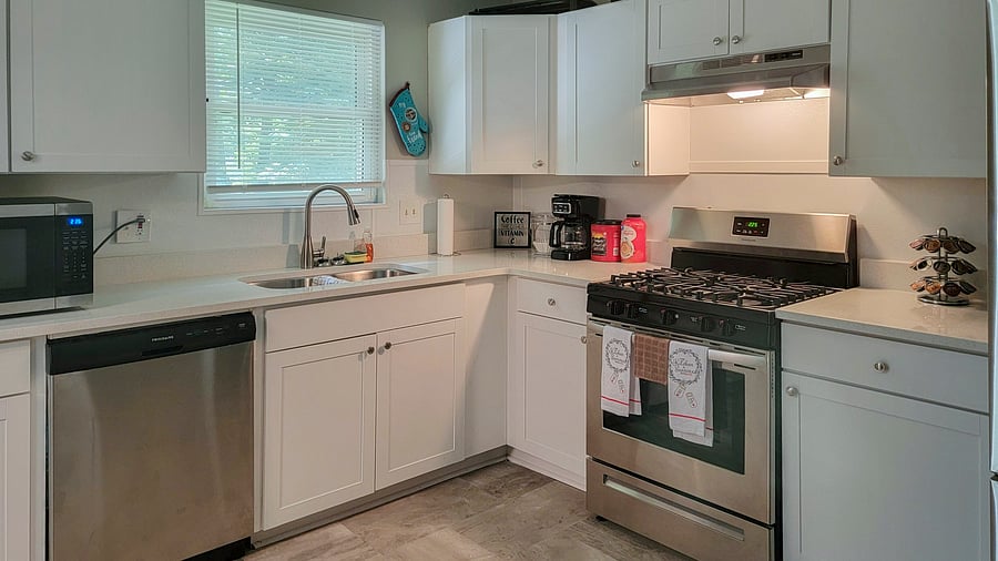 full kitchen