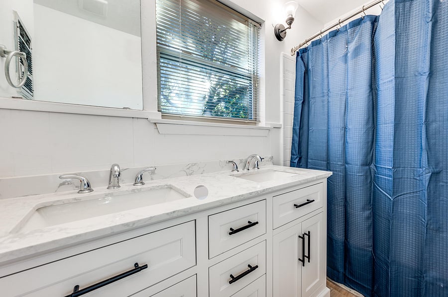 Bathroom 2 - Upstairs