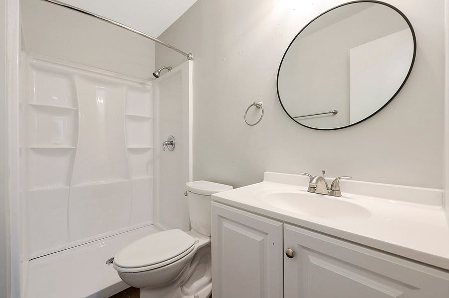Private Bathroom in Room 6
