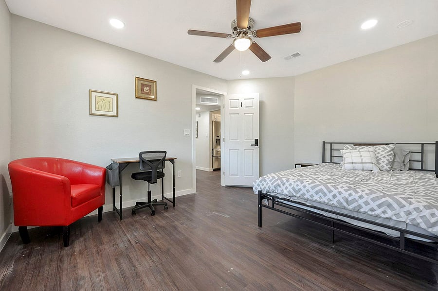 Bedroom 1 -Corner
