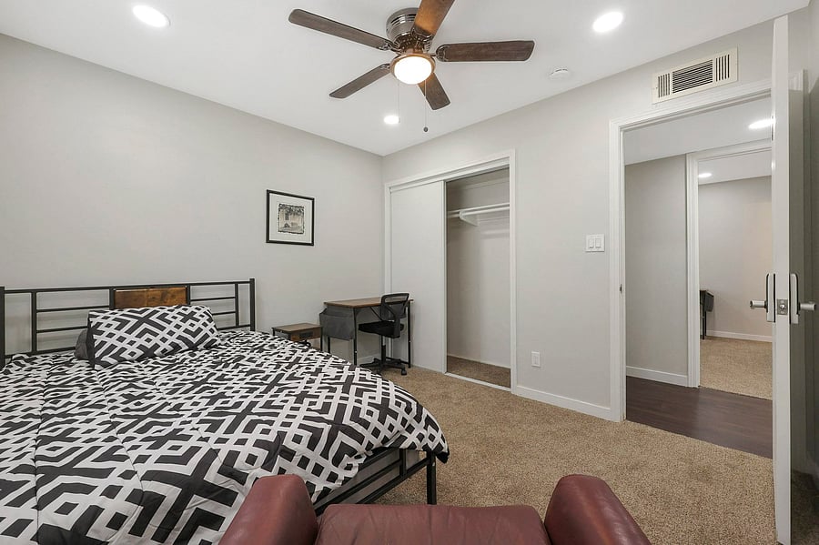 Bedroom 7 - Corner