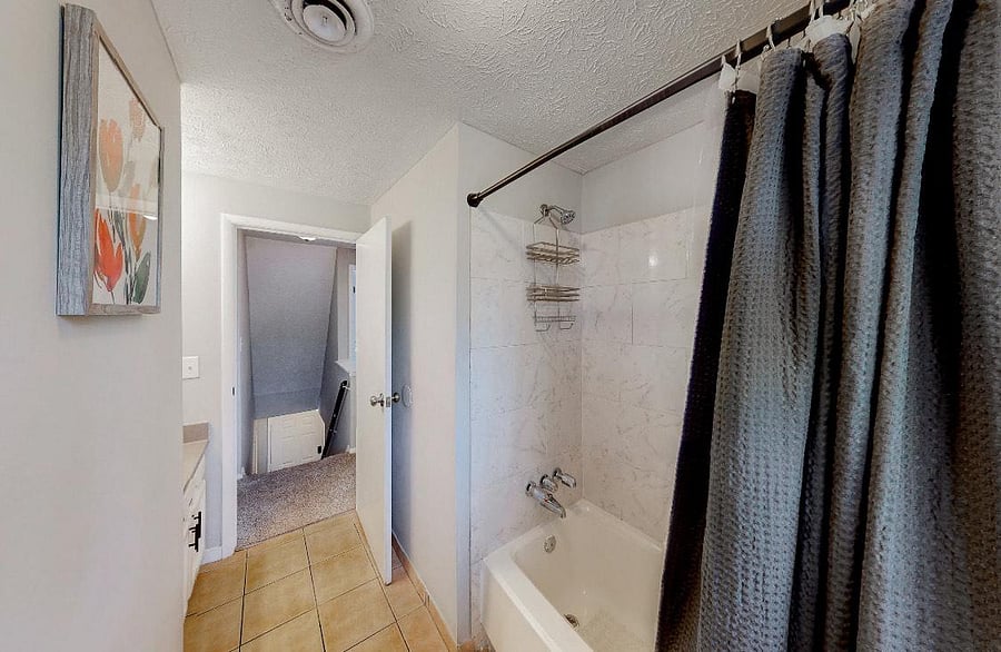 Full shared bathroom