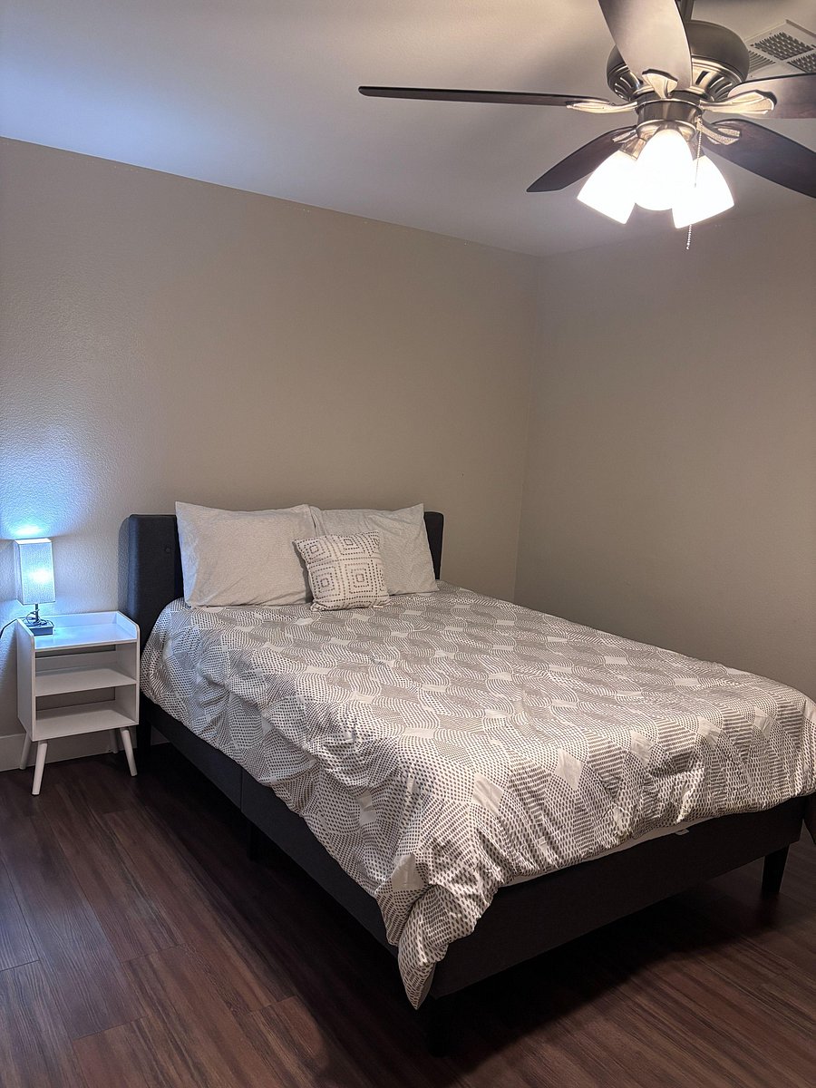 Third room with queen bed