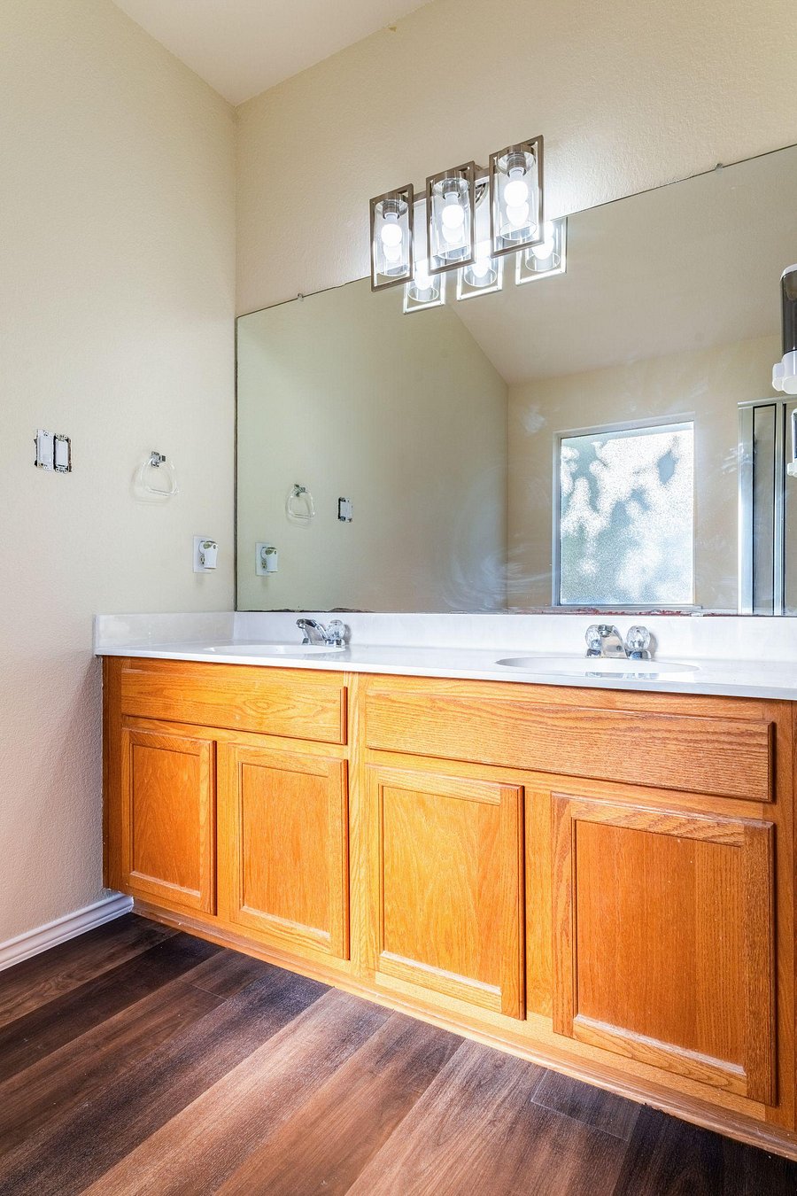 Shared Bathroom 2