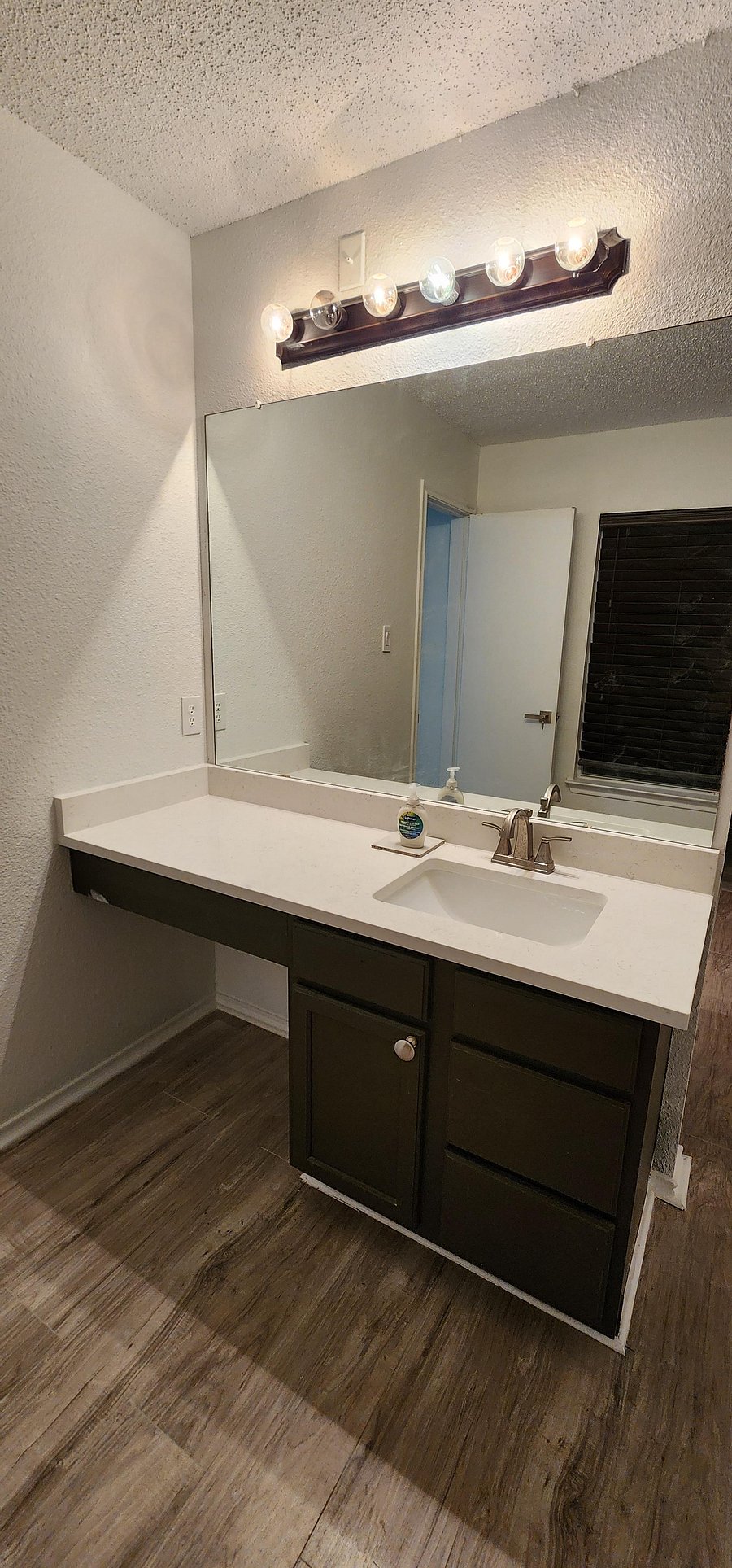 New Sink - His & Her B2B (2nd Floor)