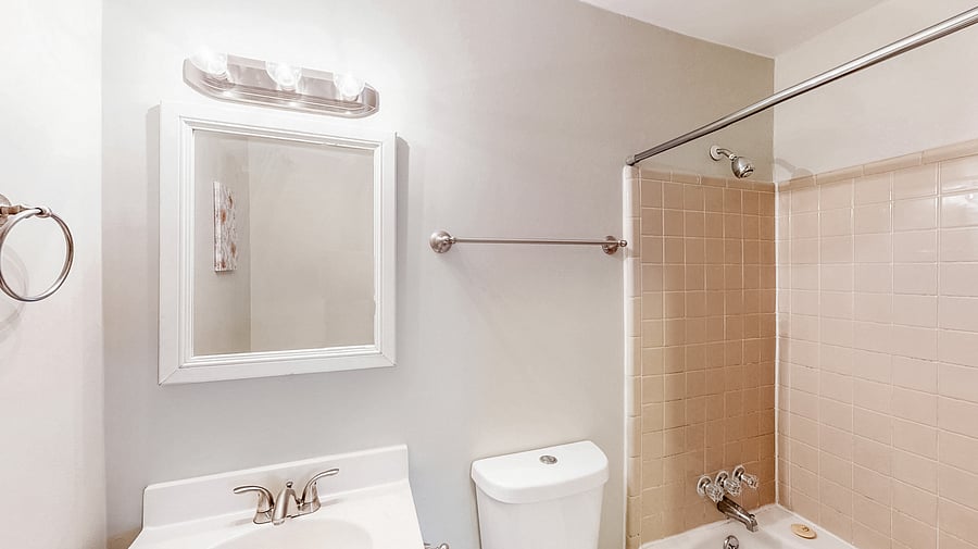 Shared full bathroom