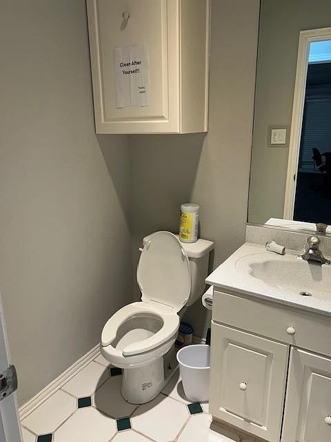Shared half bath just off of living room.