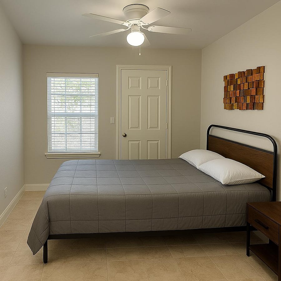 Private room with desk space--great for remote work. Large window brings in natural light. Shared full bathroom steps away.