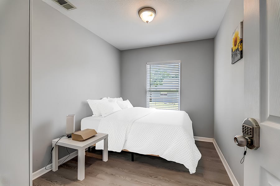 Disclaimer: This photo has been virtually staged. Not all furnishings seen will be included. Please view the virtual tour.