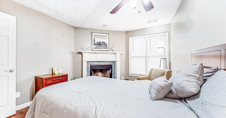 120sf Bedroom, Full Bed, Ceiling Fan, Dresser, Sitting Chair, Closet