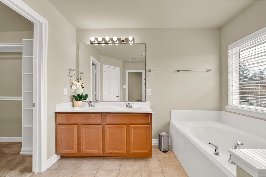 2nd Hallway bath