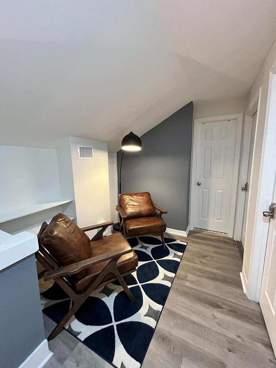 Reading nook & bathroom right outside your door