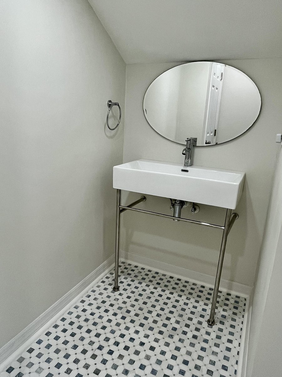 Upstairs bathroom