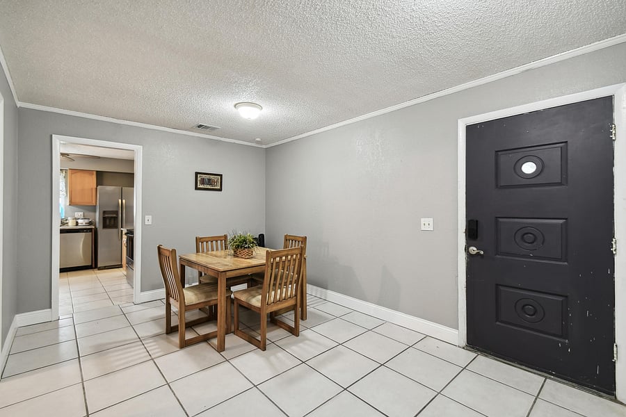 Nice room with table and chairs to enjoy your meals